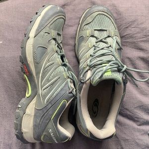 Salomon hiking shoe